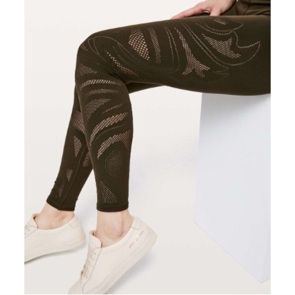 EUC Lululemon Reveal Mesh Tight En Avante Dark Olive Green 8